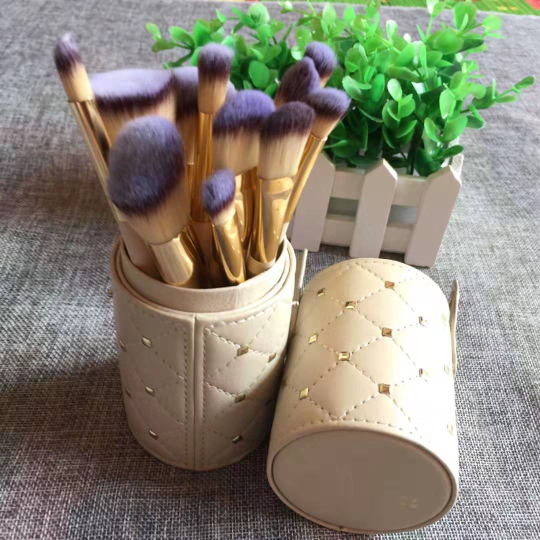 Makeup brush set buckets