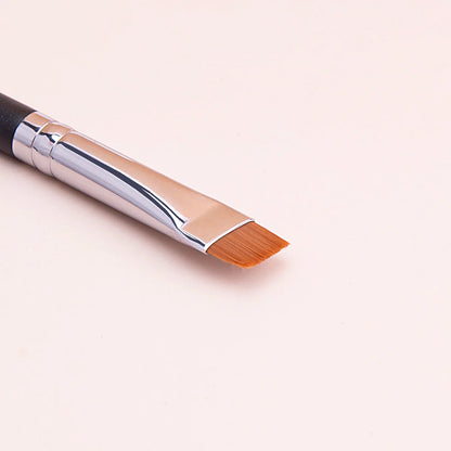 212 Flat Eyebrow Brush