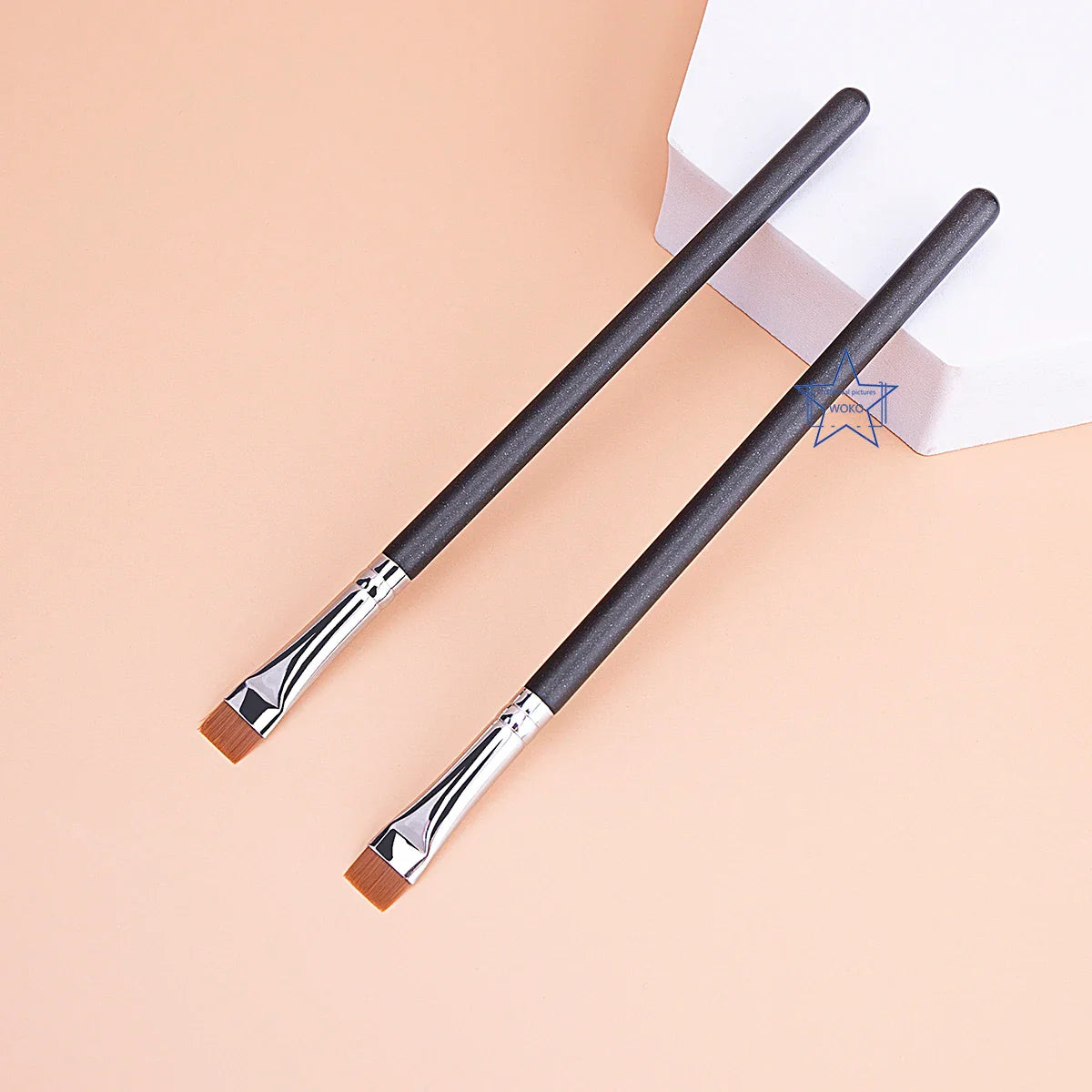 212 Flat Eyebrow Brush